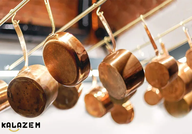 برای تمیز کردن مس لیمو را روی مس بمالید