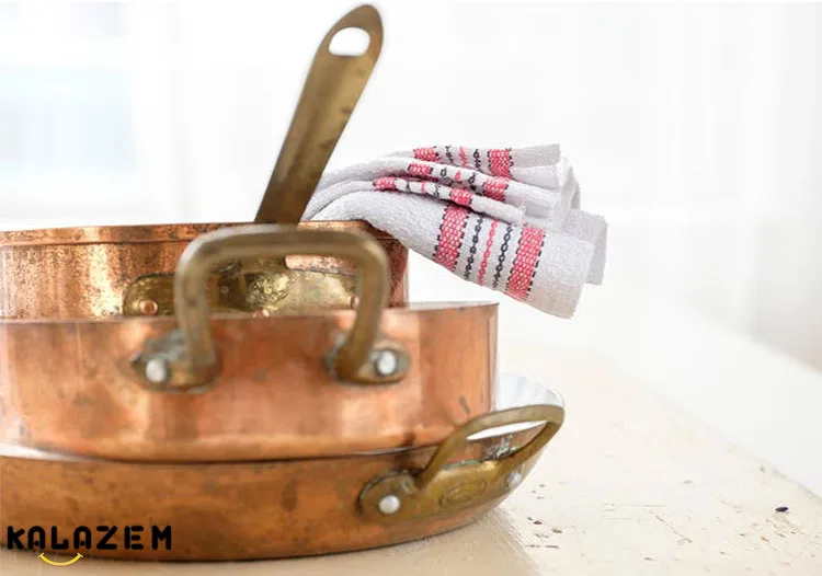 در تمیز کردن مس خمیر را بشویید و قطعه خود را خشک کنید