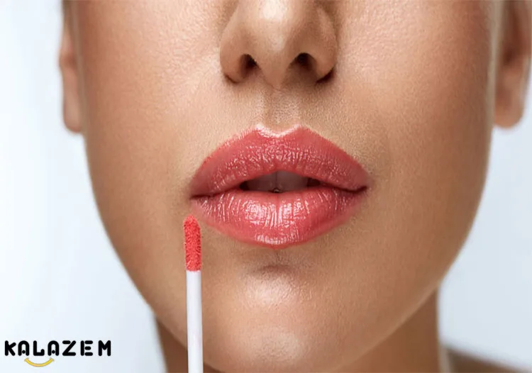 اضافه کردن رایحه، رنگ، یا شاین به برق لب اضافه کردن رایحه، رنگ، یا شاین به برق لب