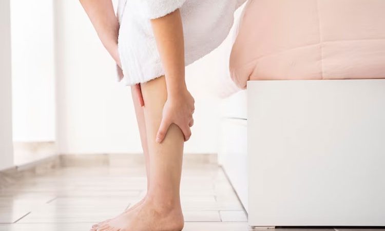 گرفتگی عضلات پا در شب